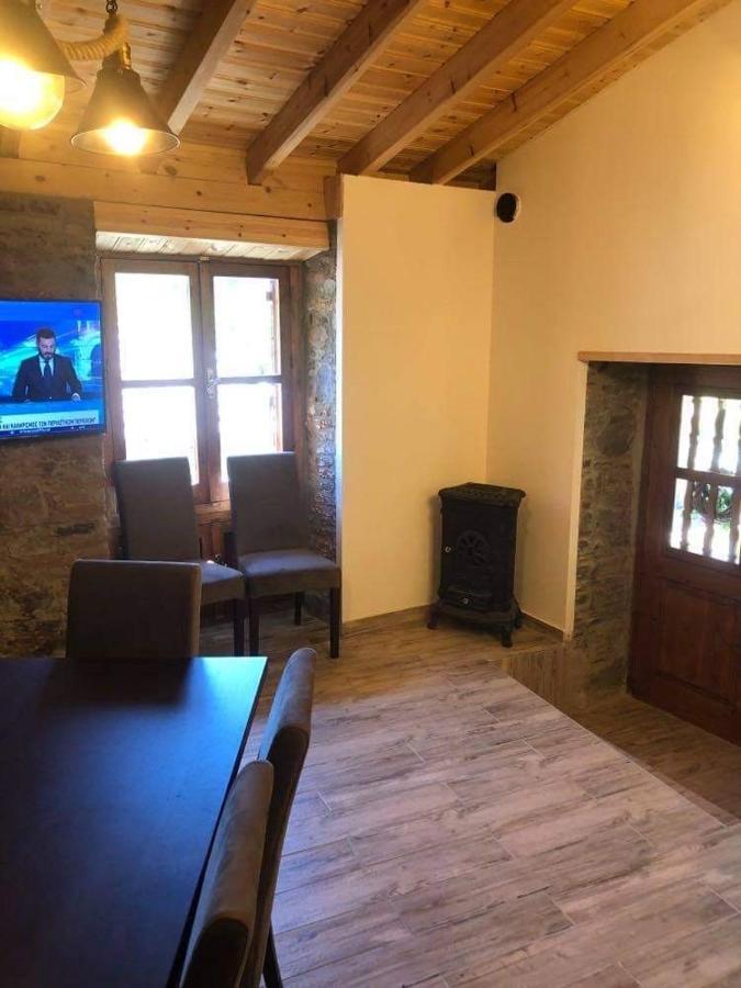 To Spiti Tou Faliari Platanistasa Eksteriør billede